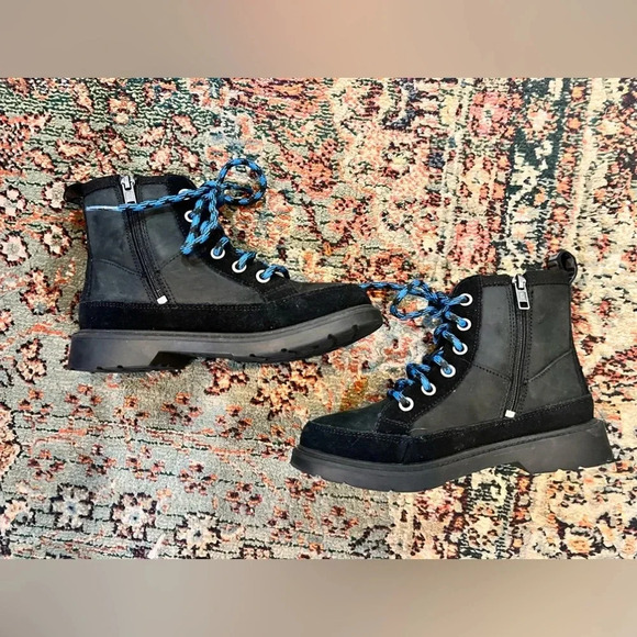 UGG Robley Boot - Picture 11 of 12